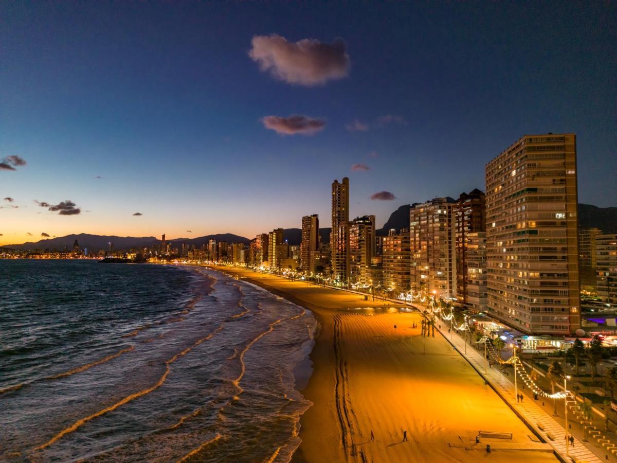 Beautiful Parque Loix 4 Bedroom Apartment Shared Pool, Tennis Court Benidorm Buitenkant foto