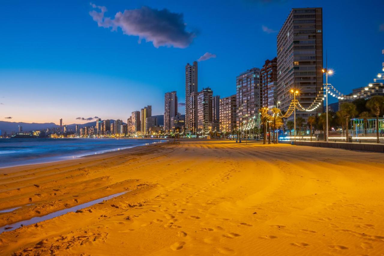 Beautiful Parque Loix 4 Bedroom Apartment Shared Pool, Tennis Court Benidorm Buitenkant foto
